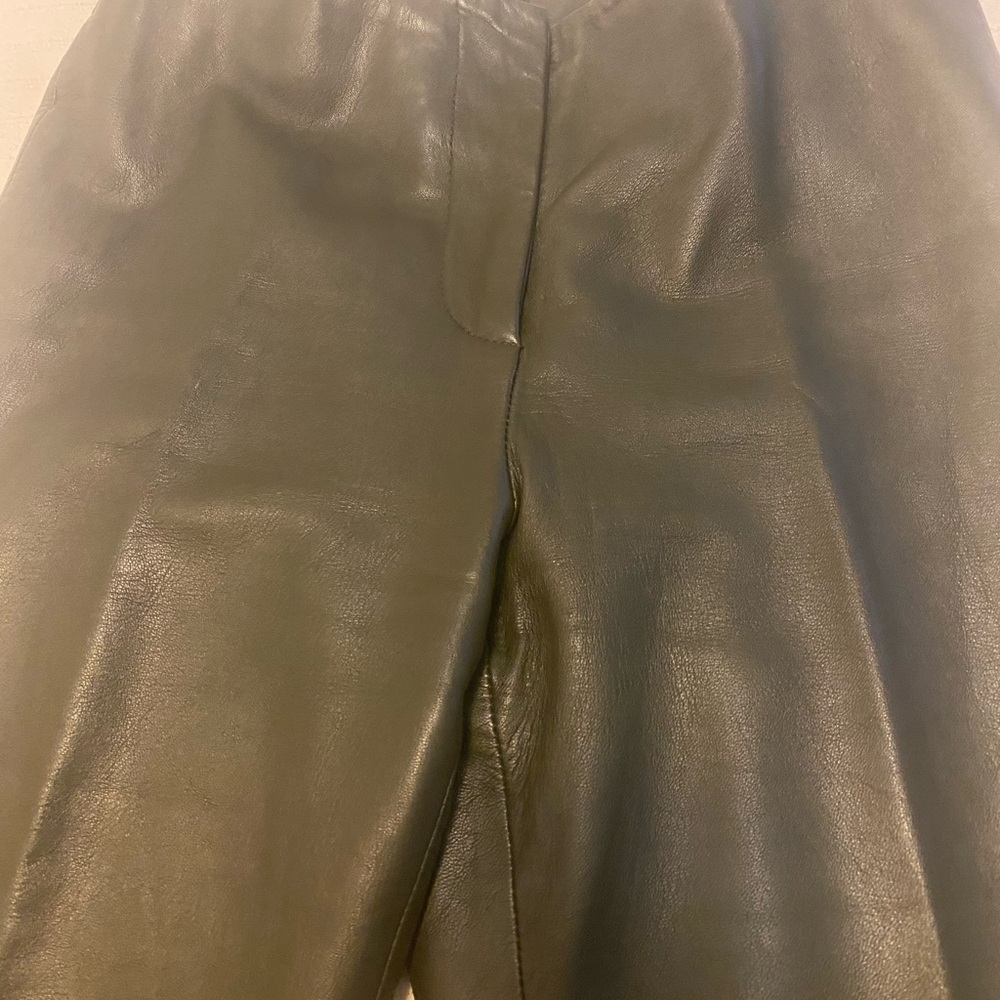 HUNTER GREEN LEATHER TROUSERS
Fully lined